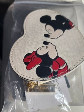 New With Tags Kate Spade Disney Mickey & Minnie Heart Keychain Coinpurse